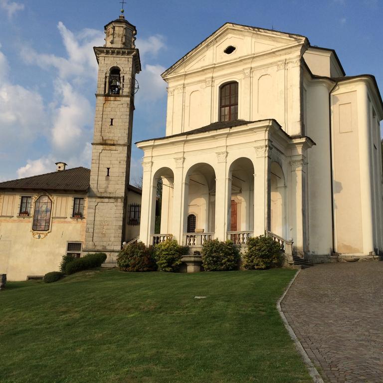 Emy Lake Orta Pella Exterior photo